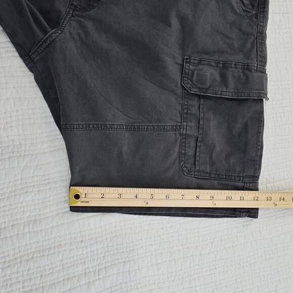 Wrangler Relaxed Fit Cargo Shorts Men's 42 Grey 7 Pockets 9" Inseam Utility EUC - Picture 8 of 13